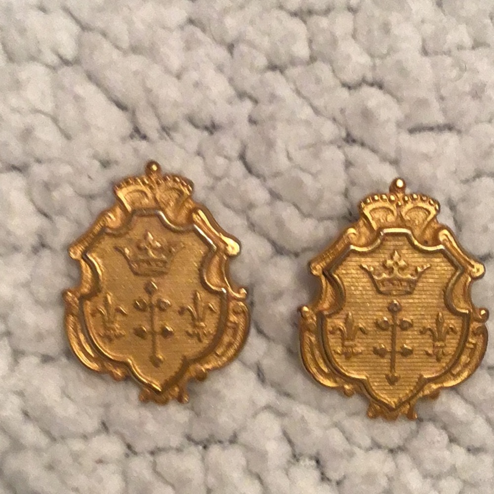 Vintage Gold Crest Earrings